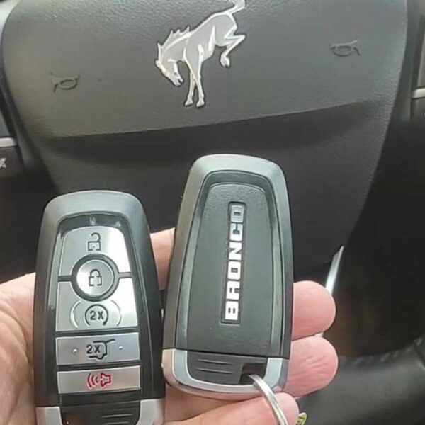 автомобильные ключи